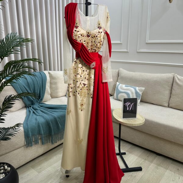 باربي +تل تيواني +تطريز يدوي